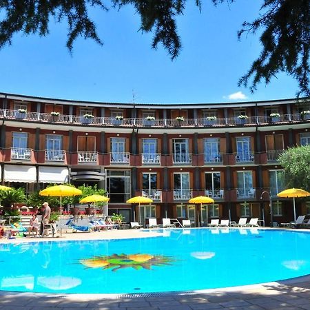 Hotel Continental Гарда Екстериор снимка
