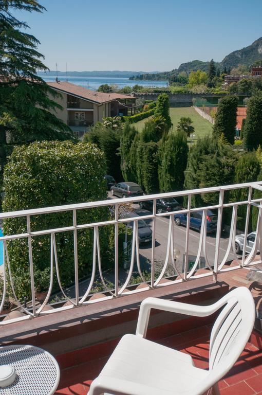 Hotel Continental Гарда Екстериор снимка